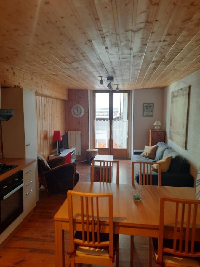 Apartamento Le Cocon Bagnères-de-Luchon Exterior foto